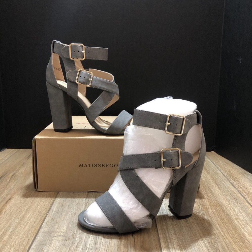 Dream Pairs Grey Nubuck Block Heels Criss Cross Buckle Sandals Women’s 6.5 New